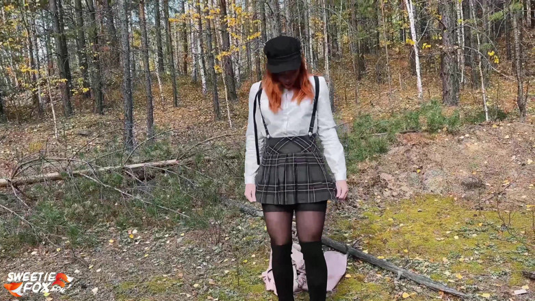 Sweetie Fox: Rödhårig student sugade och knullade med klasskamrat för att hålla...