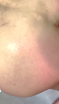 Meine stieftochter wusch und fickte ihre squirtende kleine muschi mit seiner faust