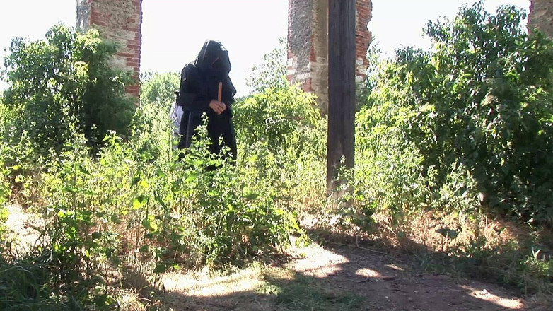 Alfacontent World: Эта сногсшибательная девушка получает свое наказание от двух извращенной чувака