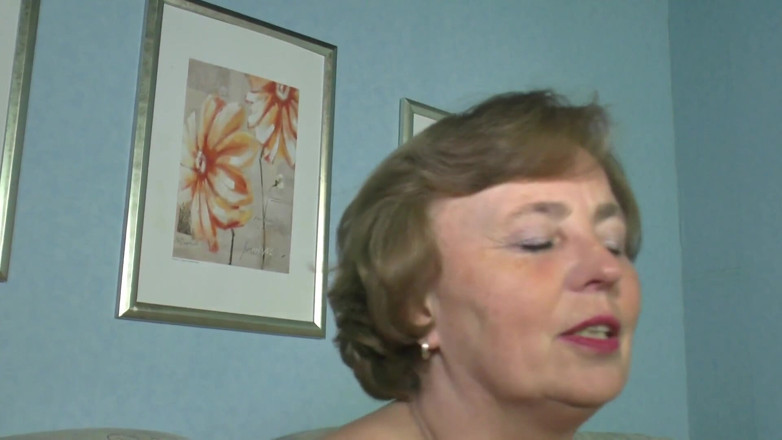 Mature Climax - 100% Mature Videos: Amateur-sex-action mit molliger reifer hure
