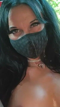 Arabalara bayılıyorum. Büyük, hızlı, güzel... Her türlü. Bu videoda, size birkaç tane göstereceğim ve neleri beğeniyorum