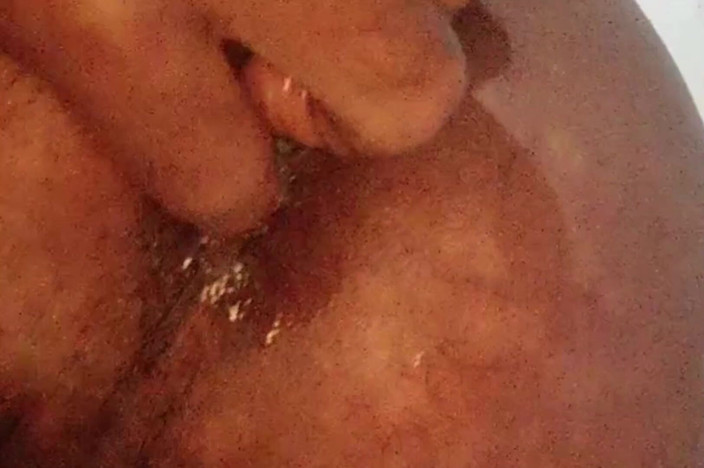 Renata Himalaya: Masturbation avec un beau trou