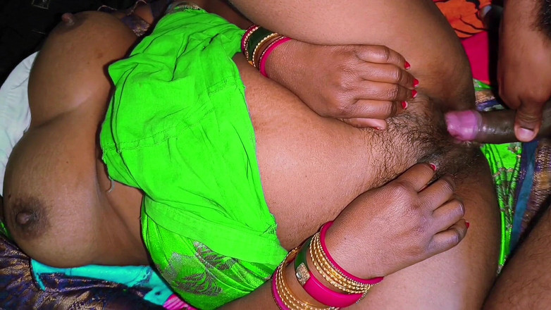 Sumang studio: Зведений брат потер свій пеніс у пизду Суман Бхабхі і змусив його сквіртувати. Зведений брат залишив свою новоспечену дружину і зробив