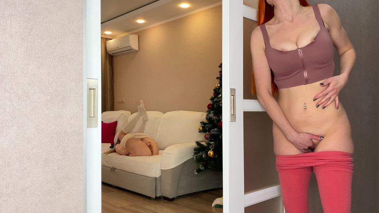 CumInMyMouthBaby: Stepmom Masturbates Together with Stepdaughter While Watching Her on New...