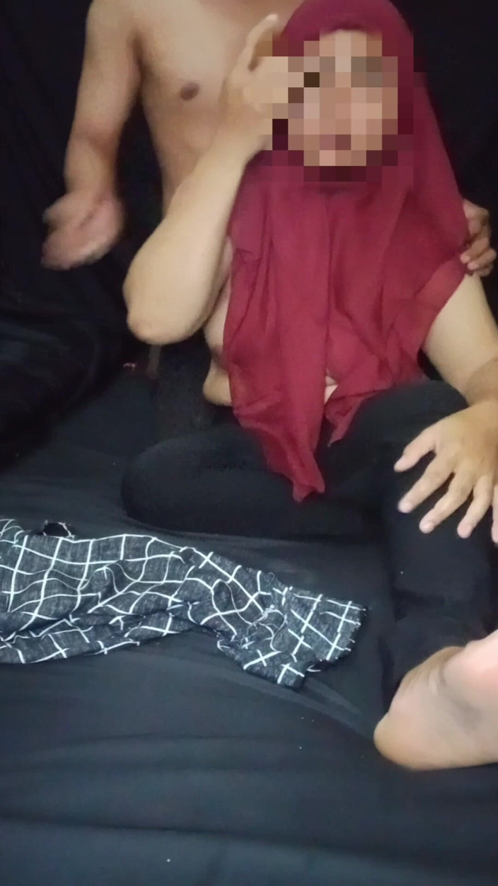 Ayuningsih: Makcik cantik bertudung