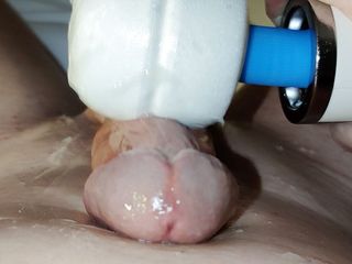 Big Daddy Dommmm: Close-up met Hitachi toverstaf vibrerend sperma uit mijn lul deel 2