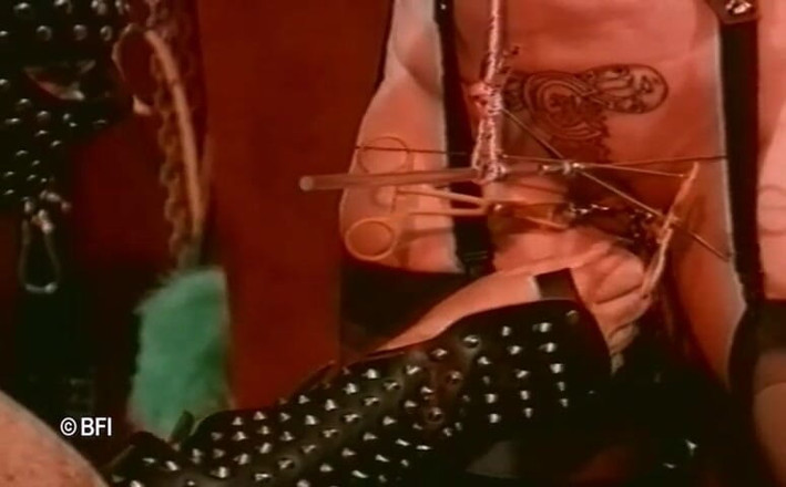 House of lords and mistresses in the spanking zone: Non educativo