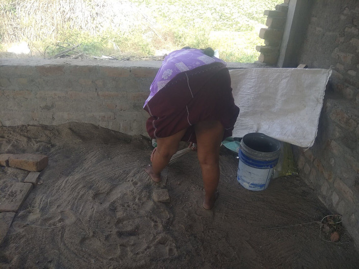 Priyanka314: Nuova casa che pulisce la bella figa della zia