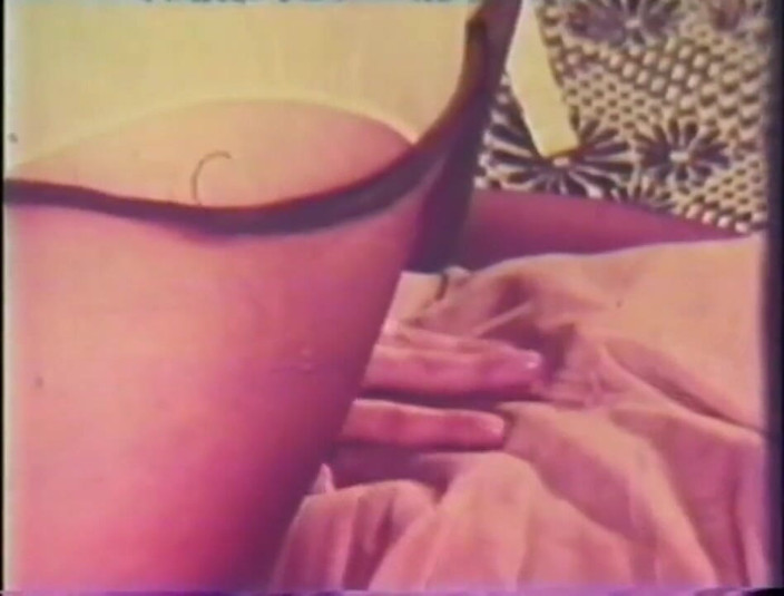 Vintage Usa: Geiler blowjob für eine böse retro-brünette!