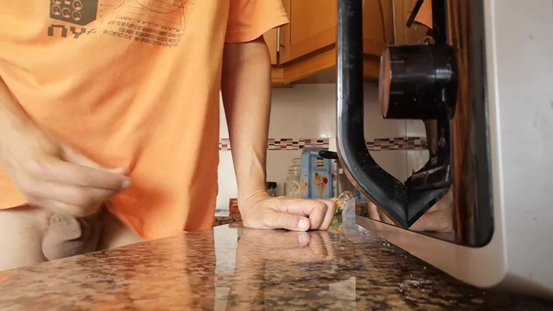 Rafael Torreano: Tonton saya pancut di kaunter dapur