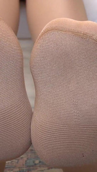 Renifler mes pieds de collants ringards et me masturber, POV, JOI, Lady Victoria Valente