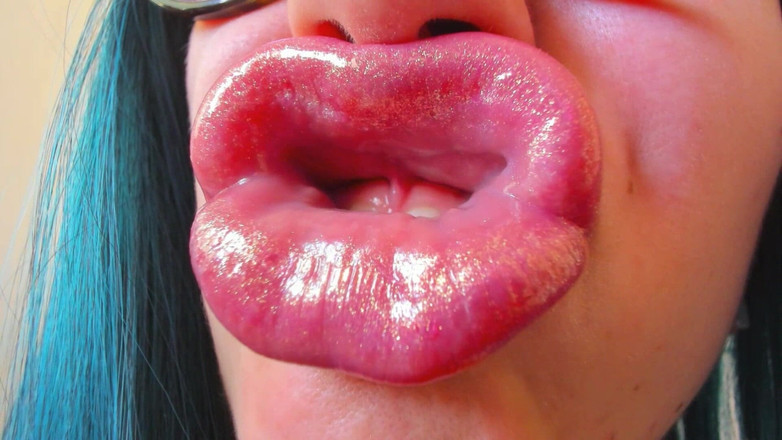 Rarible Diamond: Shiny Lips Close up Pouting