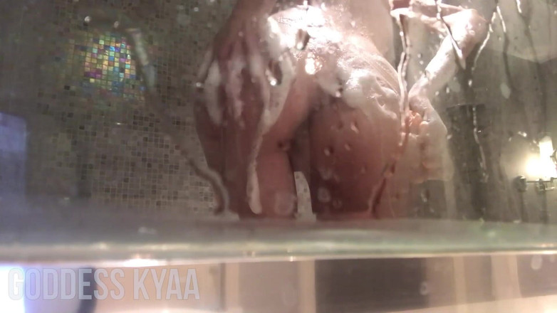 Kyaa Chimera: Ngintip kamar mandi hotel