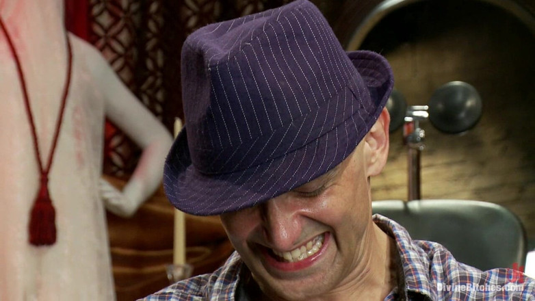 Divine Bitches by Kink: 에로 굴욕