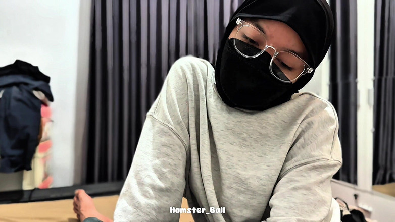 Hamster_Ball: Sora vitregă care a fost șocată să îmi țină pula mare