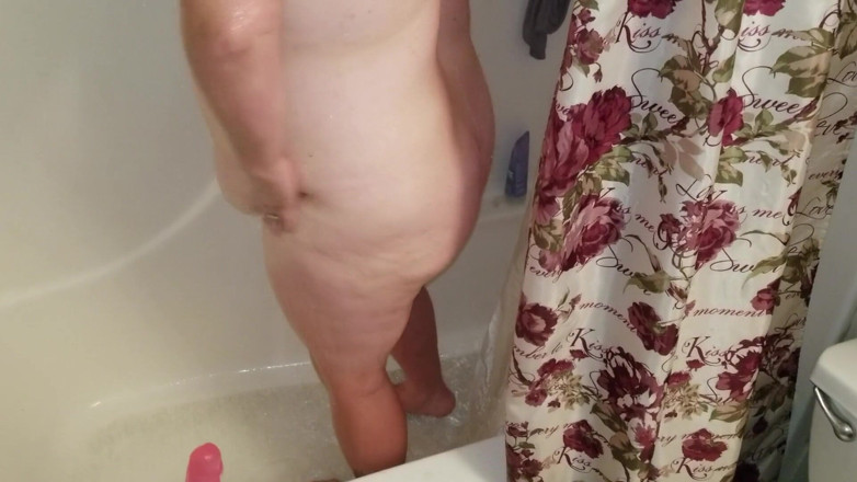SexyNEBBW: セクシーなBBWはシャワーを浴びて顔を取得します