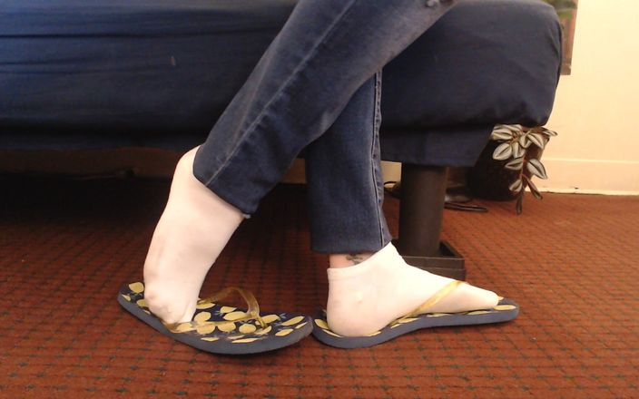 TLC 1992: Meias brancas no tornozelo grandes chinelos usados