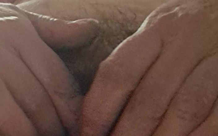 Mommy big hairy pussy: मेरे प्रेमी को कैमरे पर मेरी दिखा रही हूँ