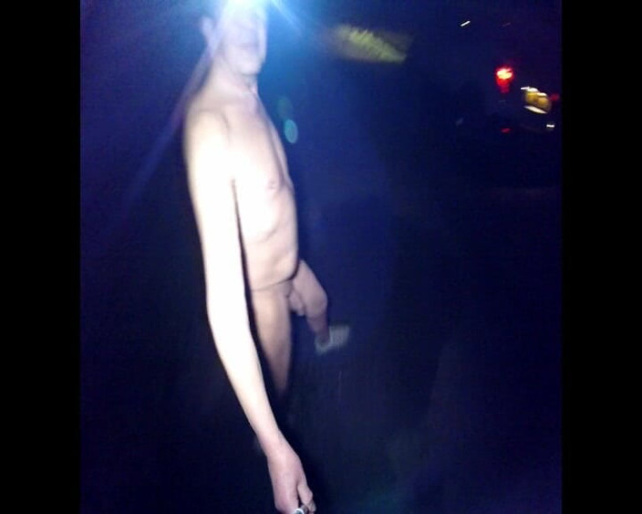 Andy: Nackt im und aus dem auto