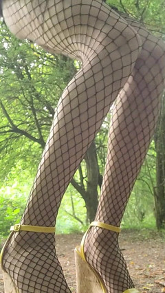 Fantasme De Pute. Exhib En Foret De Brunoy91 Cumslut En Recherche D'offrandes De Sperme En Public Vanessabitchx
