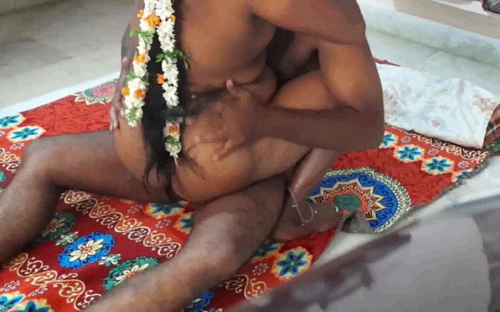 Desi palace: Индийская жена впервые трахается с горячим минетом