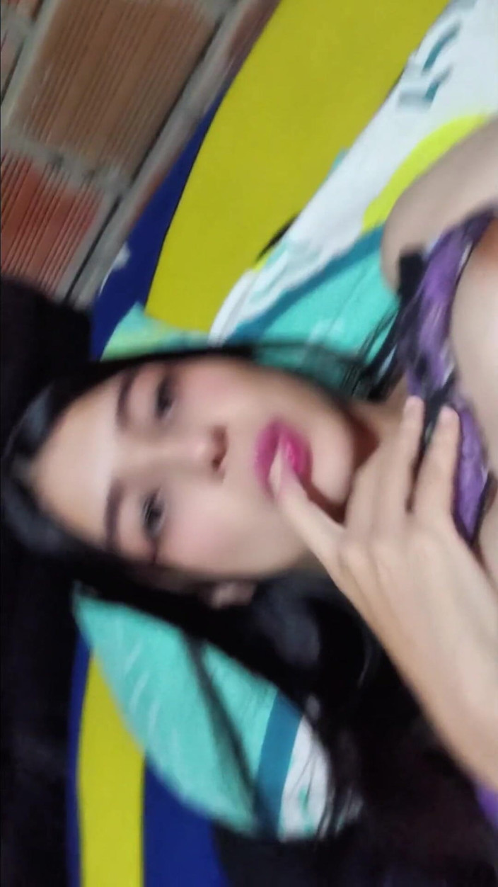 Yuli and tony: Mijn stiefzus en ik kwamen geil thuis van het feest...