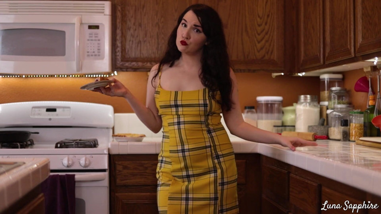 Luna Sapphire: Cum Pie CEI Cum Eating Instruction