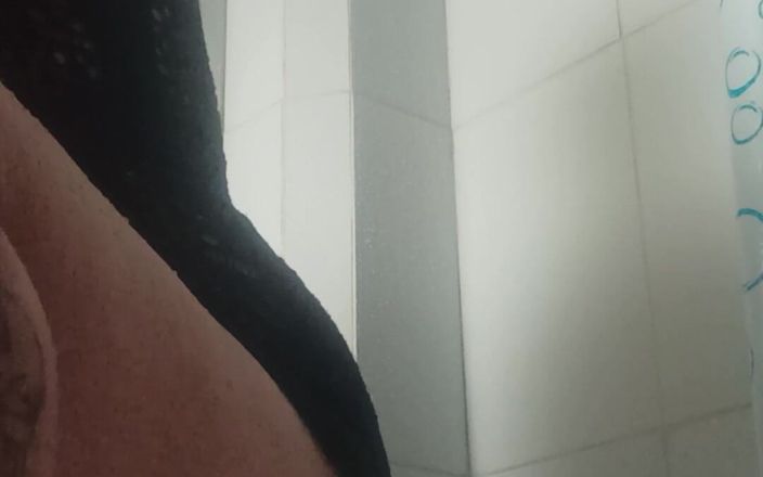 LicenciadaAnn: 미시 거유 샤워 카메라
