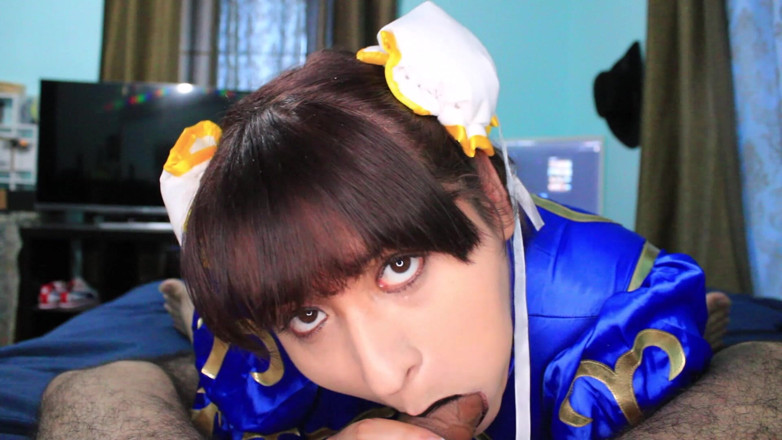 VickyVixen: Goth Chun-li saje šťavnatého ptáka