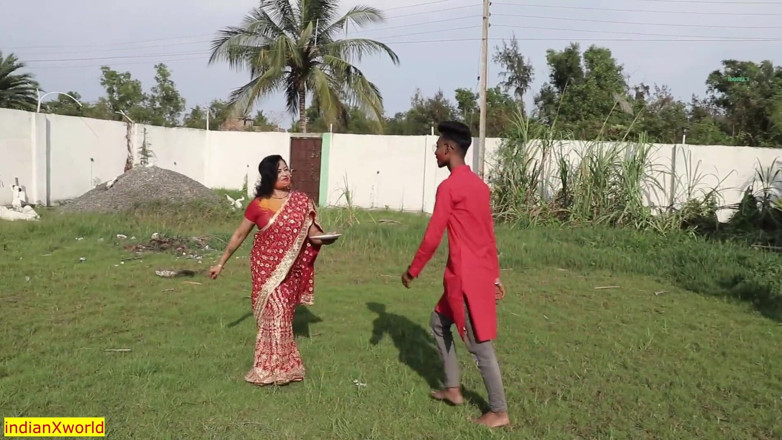 Indian Xshot: Une boudi indienne bengalie baise avec son devar de 18 ans !...