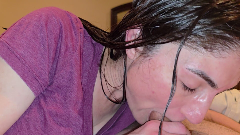 Annalee Blue: Real Wife Giving Blowjob After Shower Before Bed