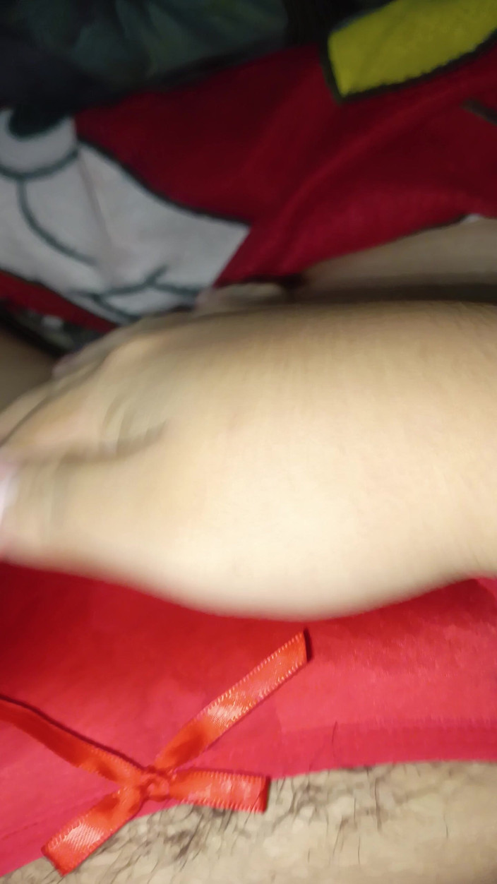 SilkPantyLove7: Thong merah isteri Im memancut mani buat kali ke-5!