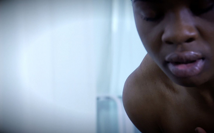 AltPorn4U: 认识哈利拉女王