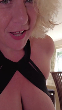Dildo House mit Katt Noir und Lily Kink