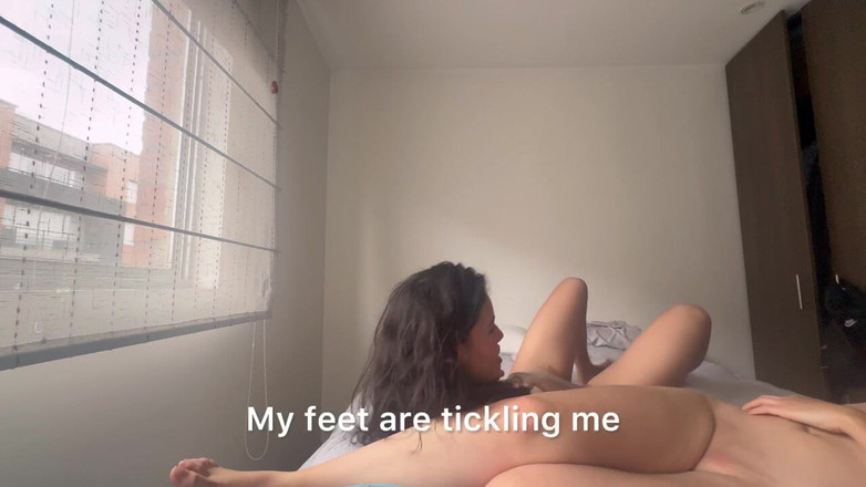 scarlettandc: 女性屁股穿着内裤和裸体打架