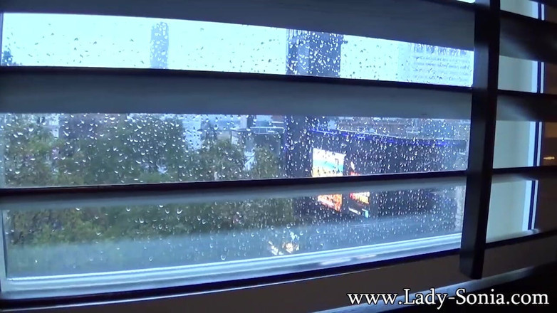 Lady Sonia: Piccadilly Hotel