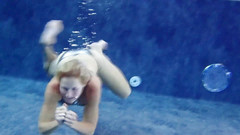 Dirty Doctors Clips - Solo Mature Playtime: V bazénu