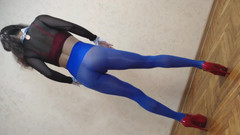 Ponny Letany: Il sissy ponyboy asiatico con dei sexy collant blu collant...