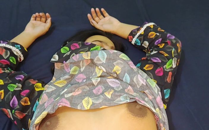 Faryal: Bhabhi złapał palcówkę - hindi brudna rozmowa