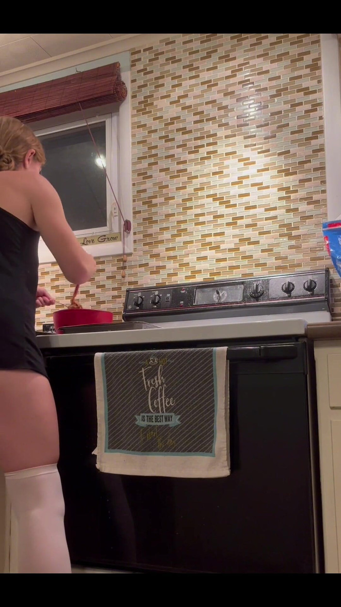 EvaSummers: Here Is Part Two of the Sexy Booty Tease Video...