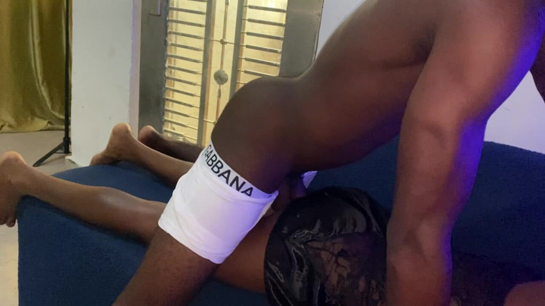 Xxx69bang: Memek sempit cewek ini dientot habis-habisan
