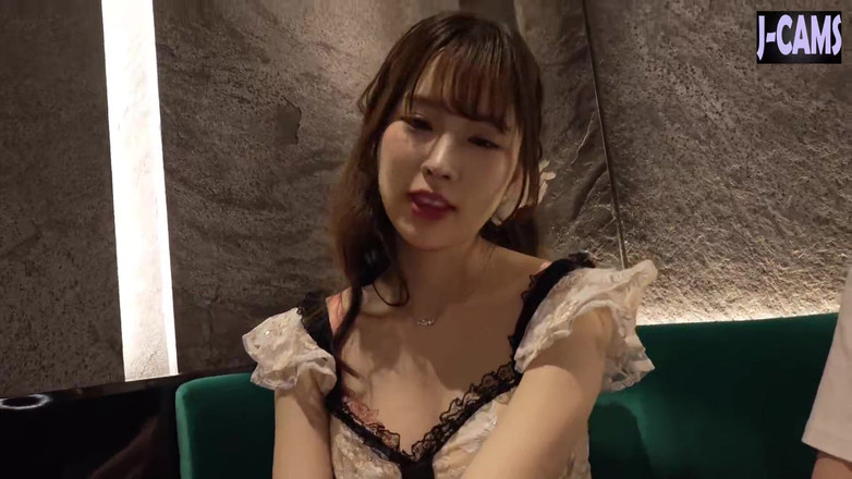 J-Cams: 彼女、新井リマは静かな火で夜を照らします。- 1