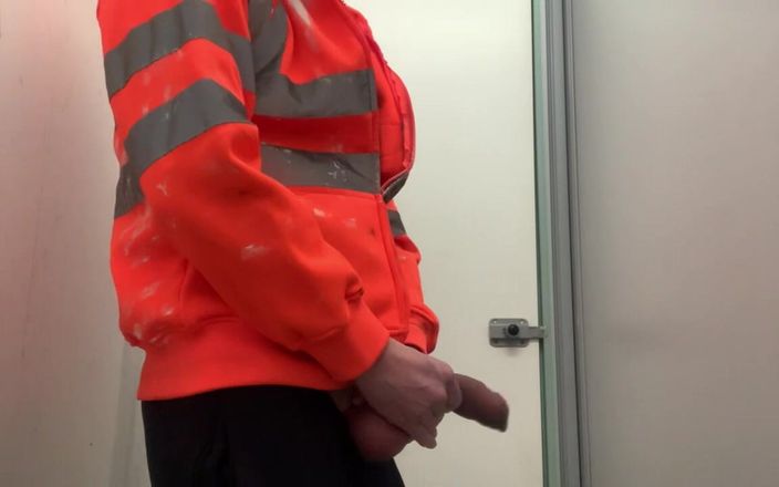 10 inch daddy: Masturbare la toaletă
