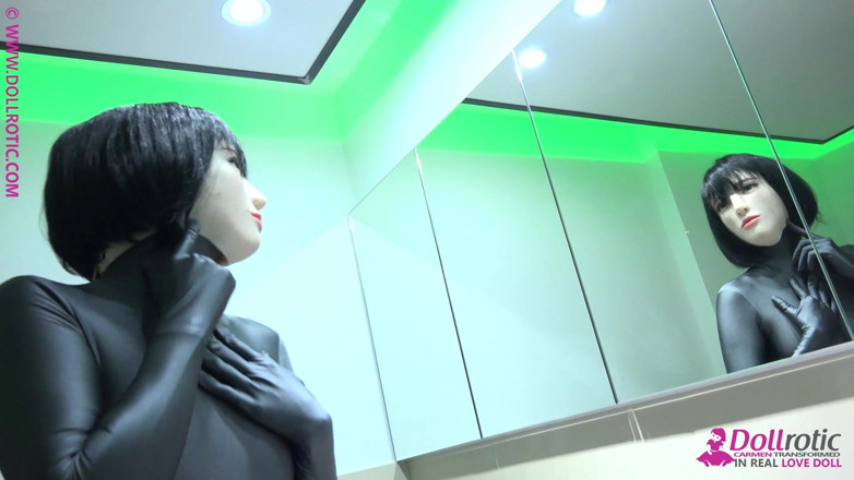 Dollrotic: Zentai Doll Transformation