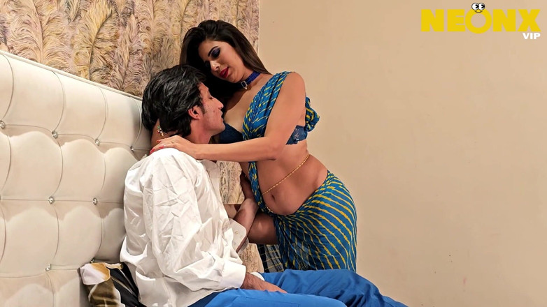 Indian Savita Bhabhi: Indiana rabuda fode com dever
