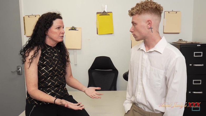 Aunt Judy's XXX: AuntJudysXXX - Tall Mature Office MILF Beth Mckenna Fucks the Intern