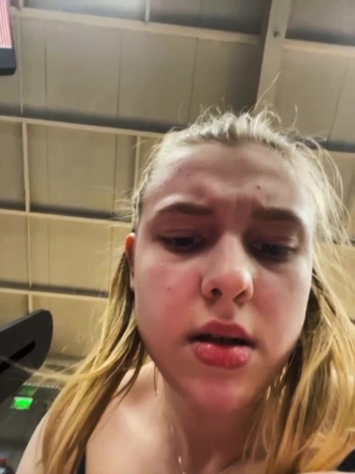 JuiceLussie: Si allena e scopa in palestra