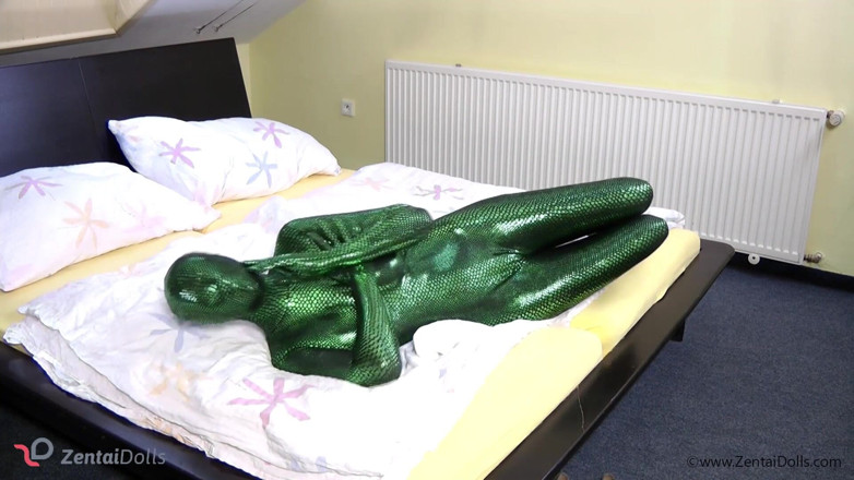 ZentaiDolls: Homemade Video in Spandex