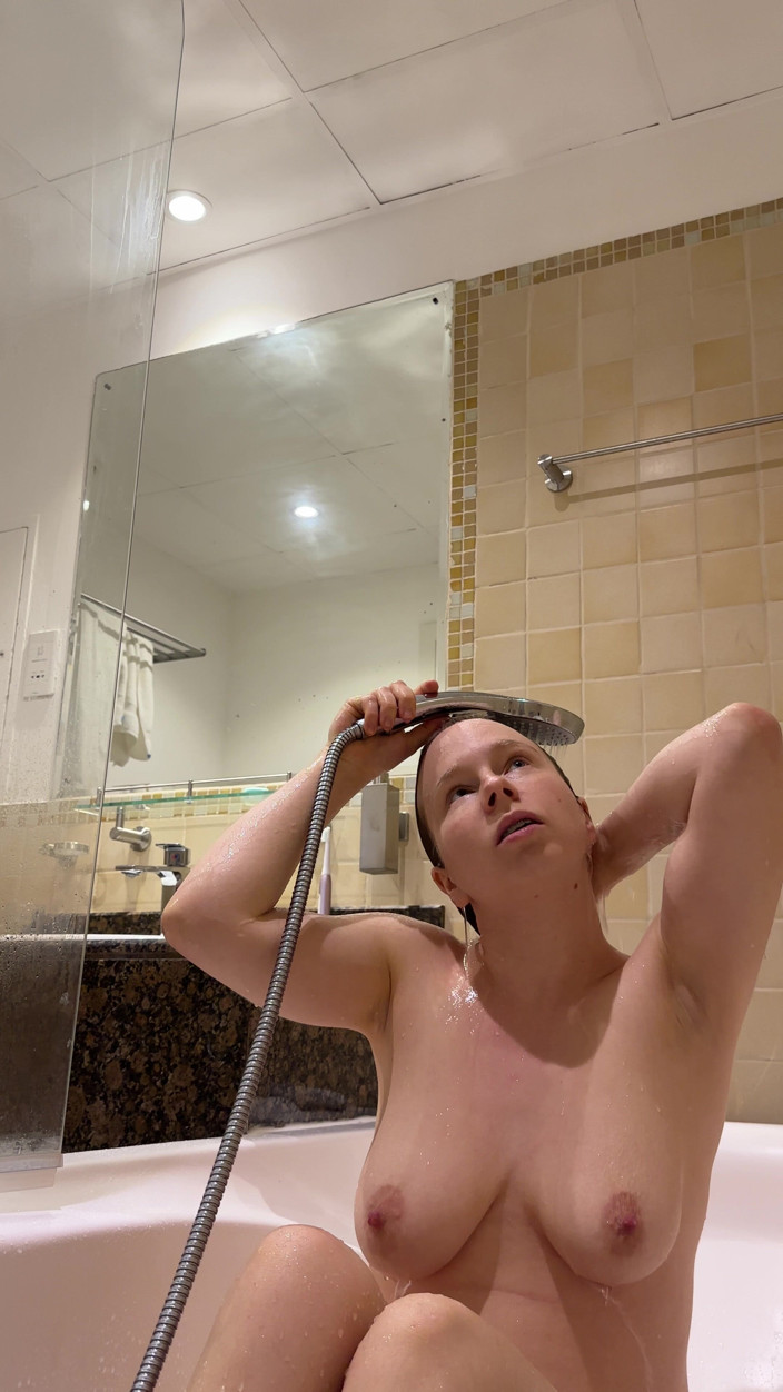 SweetLucy96: Would You Let Me Pee on You?