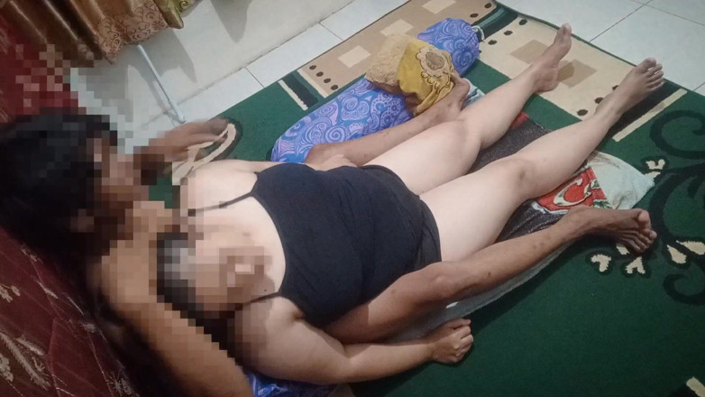 my_wife_chubby: (teil 1) Geile mollige stiefmutter will gefickt werden